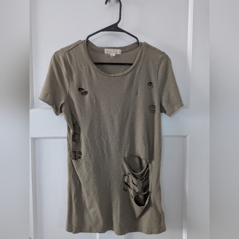 Forever 21 T Shirt ripped